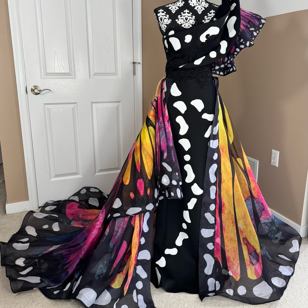 Fouad Sarkis 2381 Butterfly Gown - Picture 3 of 11